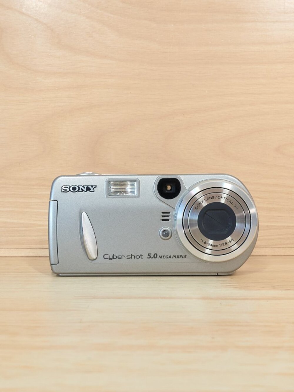 Sony Cyber-shot DSC-P92 Digital Camera 5MP 3x Zoom Made in Japan Tested